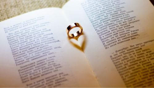 Романтика в каждом слове: как поздравить с Днем всех влюбленных в стихах