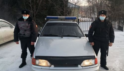 Алтайские росгвардейцы поймали грабителя, который снес кассу в баре