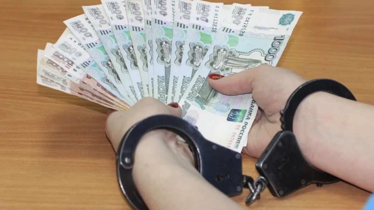 Кумовство и непотизм: сибиряки назвали самые частые случаи коррупции на работе