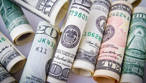 Финансист назвал три альтернативы доллару для сохранения сбережений