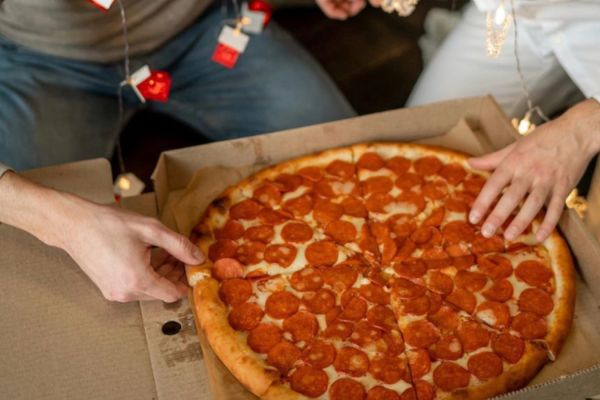 Службу доставки еды ПиццБург в Барнауле закрыли на 10 суток