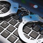 Мониторят соцсети в поисках запрещенки: кто такие кибер-дружинники