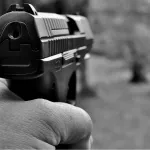 В Рубцовске 67-летний мужчина застрелил знакомого и пытался убить другого