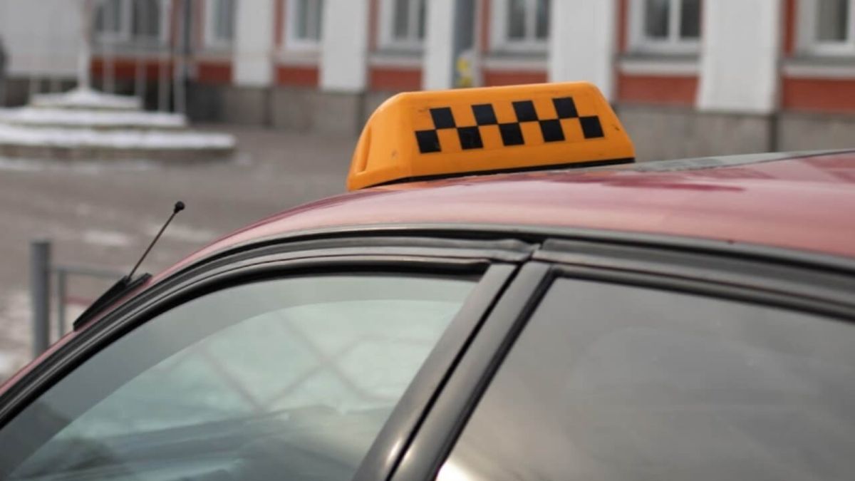 ГИБДД объявила 19 февраля днем "охоты" на таксистов в Барнауле