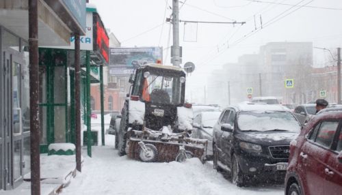 В центре Барнаула ограничат стоянку авто для удобство снегоуборочной техники