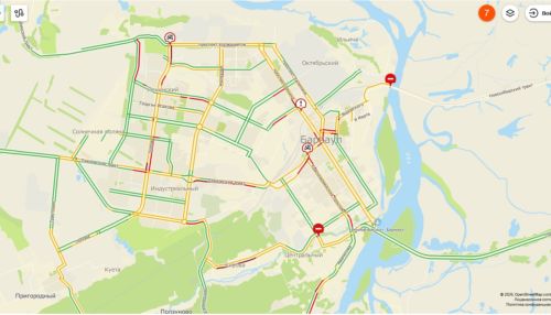 Два ДТП и пробки затруднили движение утром в Барнауле