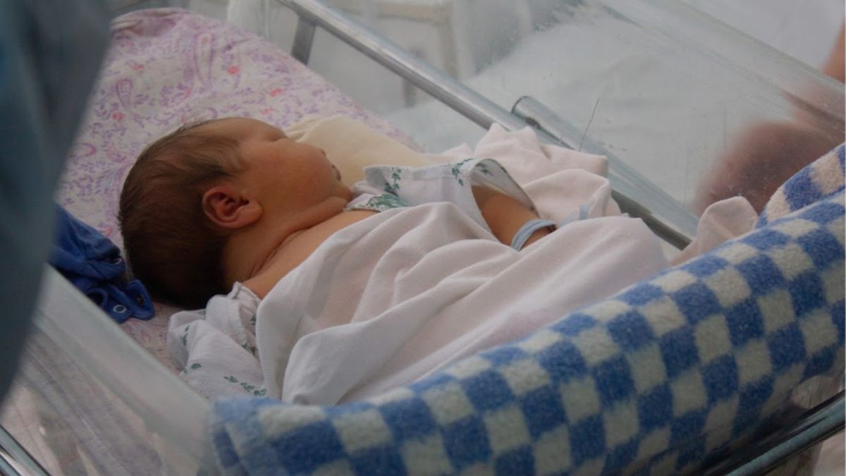Родные обвинили врачей в подделке документов после смерти младенца в Барнауле
