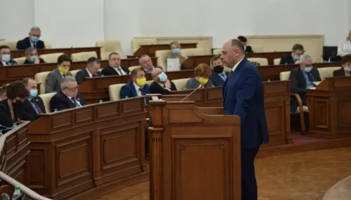 Алтайские депутаты сцепились из-за исполнения бюджета в пандемийном 2020 году