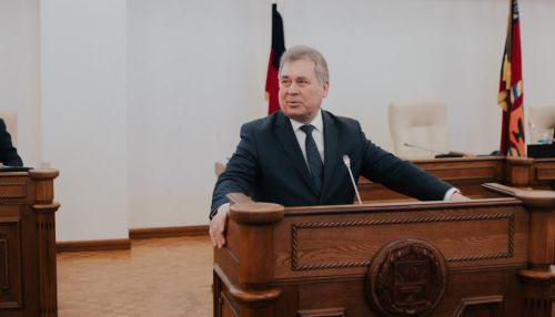 Председатель АКЗС посвятил стих женщинам Алтайского края