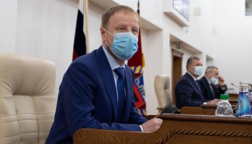 Томенко немного смягчил ковидные запреты в Алтайском крае
