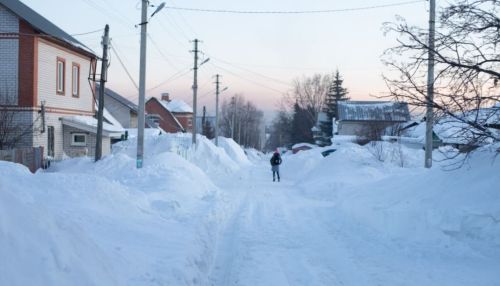 Барнаульский поселок оказался в снежном плену после мощного снегопада