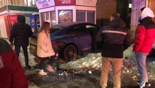 В полиции сообщили подробности ДТП с Porsсhe в центре Барнаула
