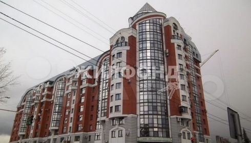 Барнаульская квартира с лифтом и фонтаном вошла в топ самых больших в России