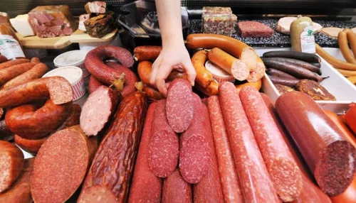 600 килограммов колбасы из Казахстана не пустили в Алтайский край