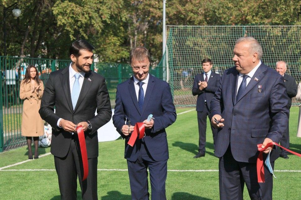 В Барнауле состоялось открытие площадки для мини-футбола