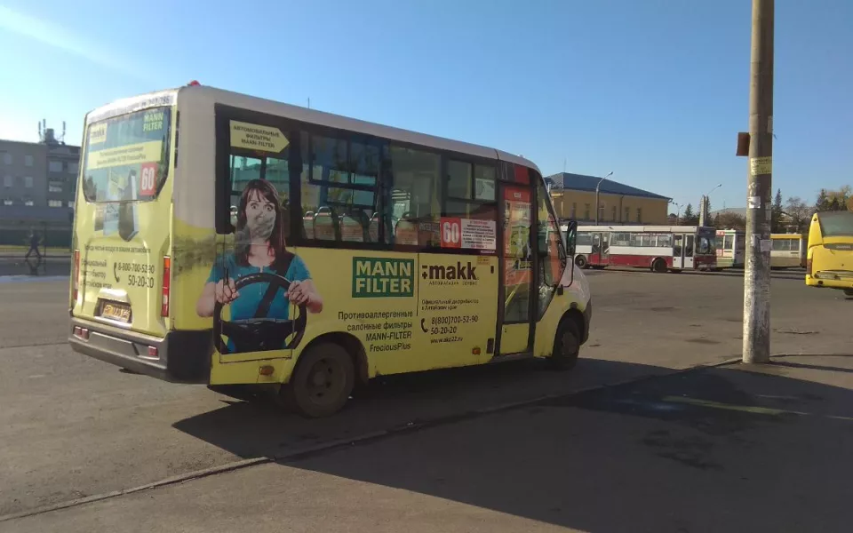 Я тебе башку разобью: водители барнаульской маршрутки 60 снова оскандалились