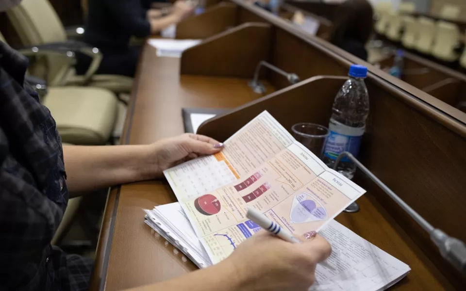 Кому и насколько повысят зарплату в Алтайском крае в 2022 году