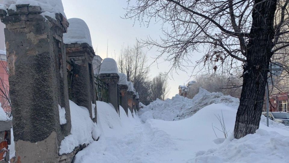 Барнаульские дети вынуждены ходить в школу по проезжей части