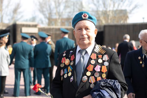 Трогательные поздравления с Днем Героев Отечества  в стихах, прозе и смс