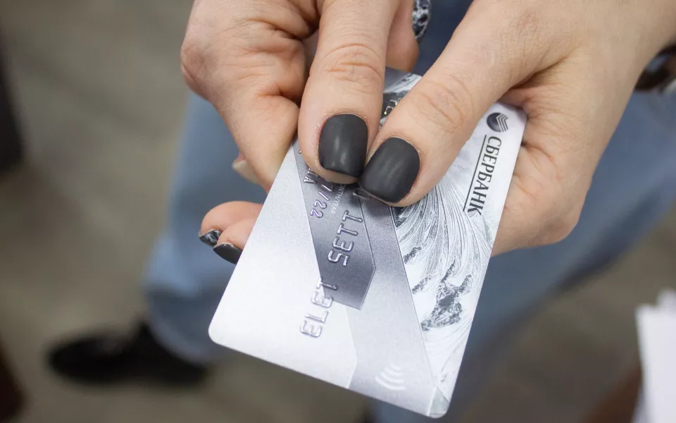 Российские банки все чаще блокируют переводы клиентов самим себе