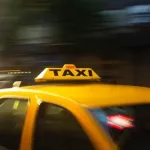 Такси с мертвым водителем разбилось около городского кладбища
