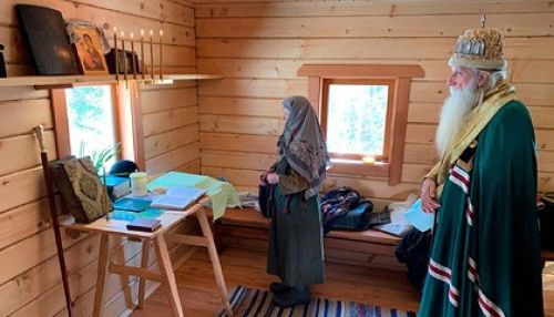 Дерипаска построил новый дом сибирской отшельнице Агафье Лыковой