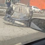Авария с перевертышем произошла у ТЦ Галактика в Барнауле