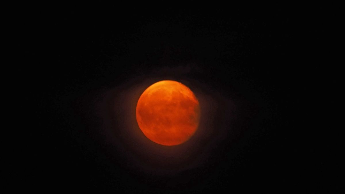 Красная луна. Ночь