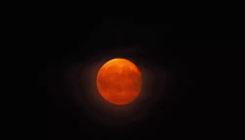Астрологи рассказали, чью жизнь изменит кровавое лунное затмение 28 октября