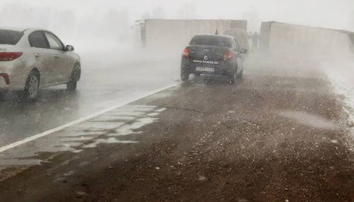 В Алтайском крае упавшая фура заблокировала Чуйский тракт