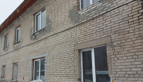 Жители маневренного дома Барнаула объяснили, почему к ним пришла прокуратура