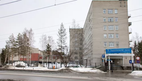В главном ковидном госпитале Алтайского края открывают чистые отделения