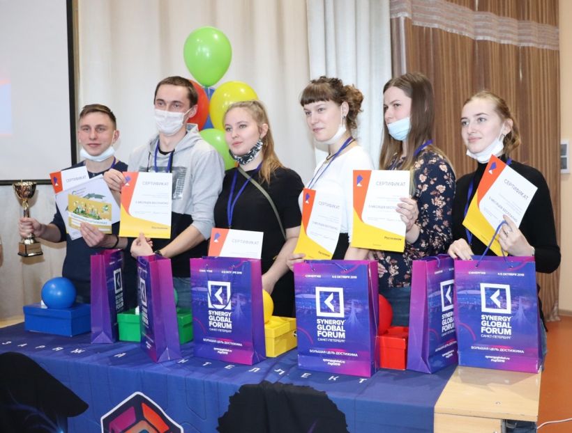 "Ростелеком" наградил победителей игры сертификатами на доступ в "Лицей" Фото:"Ростелеком"