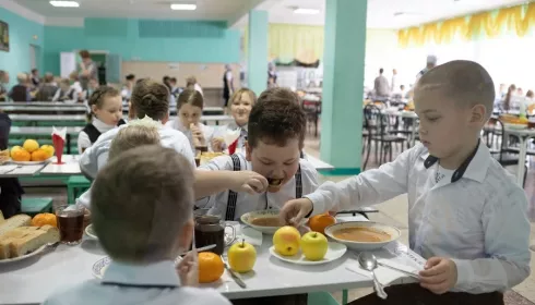 Ученики начальной школы в Барнауле будут питаться бесплатно