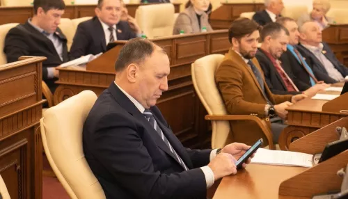 Бывшего депутата АКЗС Бушкова судят за незаконную рубку леса