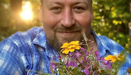 Звезда сериала Воронины Станислав Дужников госпитализирован с коронавирусом