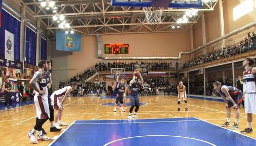 Барнаульские баскетболисты выиграли матч с магнитогорским Металлургом