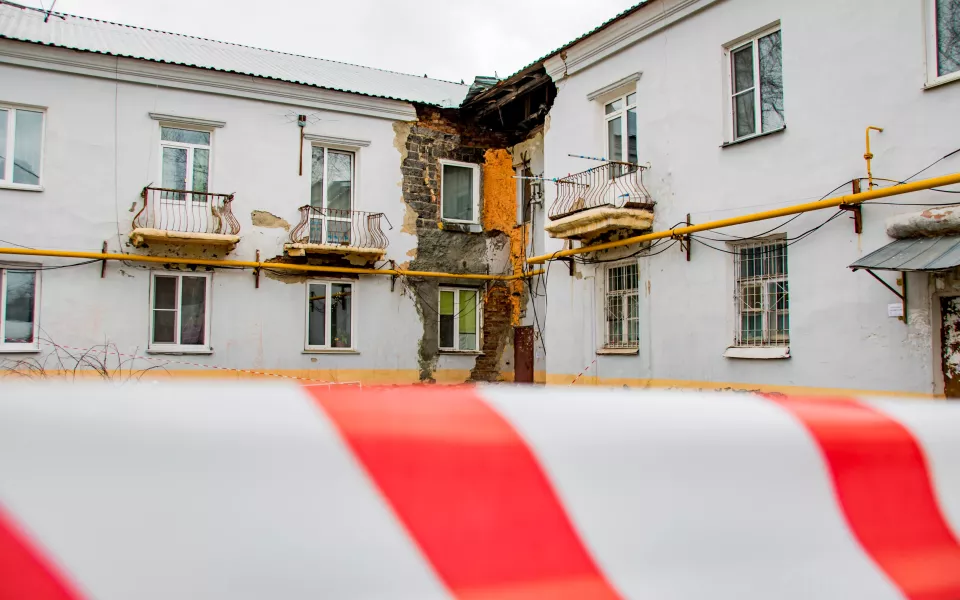 Александр Бастрыкин проконтролирует дело о нерасселении аварийного дома в Барнауле