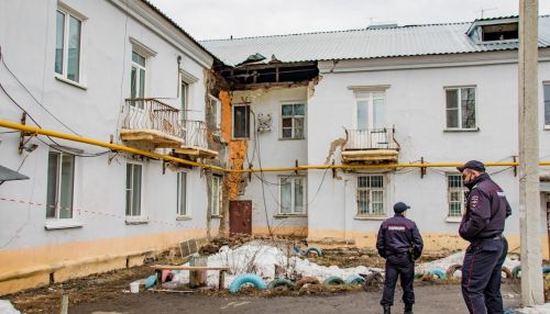 Дом в Барнауле, из которого эвакуировали жильцов, планировалось снести в феврале