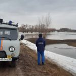 На Алтае ограничили движение по дороге из-за разлива талых вод
