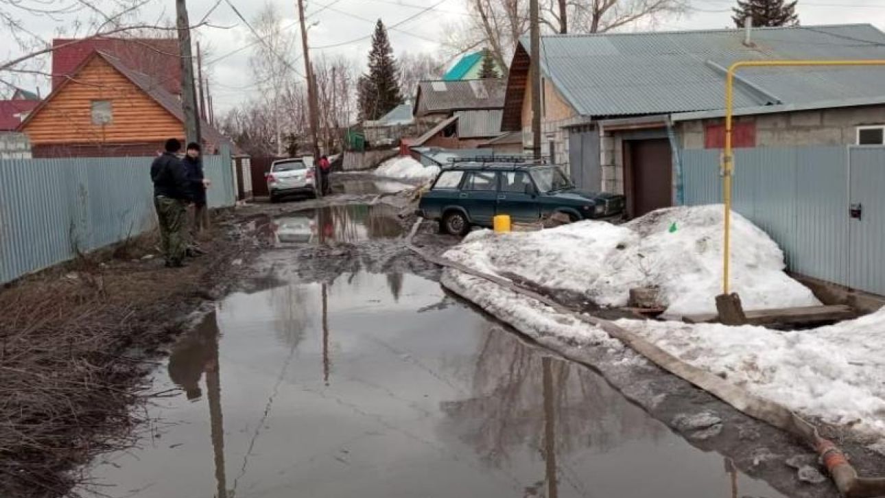 В Барнауле откачали талые воды на улице Фурманова | 07.04.2021 | Барнаул -  БезФормата