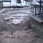 Бурный сход воды с гор сняли на видео в Белокурихе