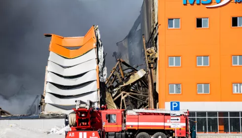 Не всякий пожарный случай: владелец и арендатор сгоревшего склада бьются в суде