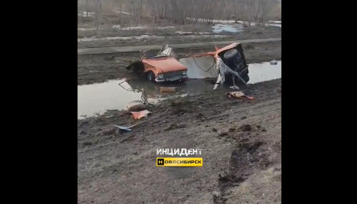 Москвич разорвало пополам в ДТП на Чуйском тракте