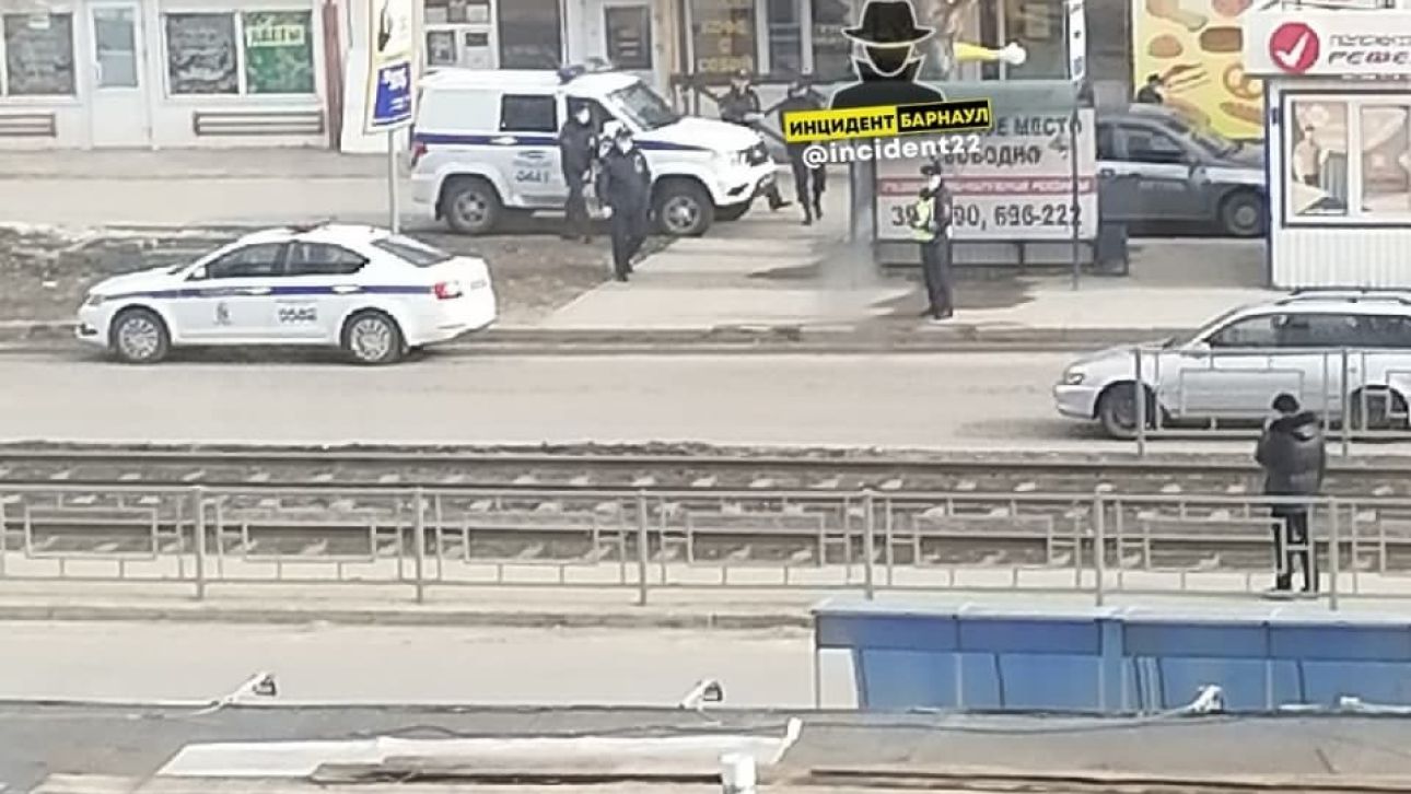 чп в барнауле за последние сутки. остановка антона петрова барнаул. дтп в барнауле 25 декабря. пожар в квартире. 2022 в казенной заимке.