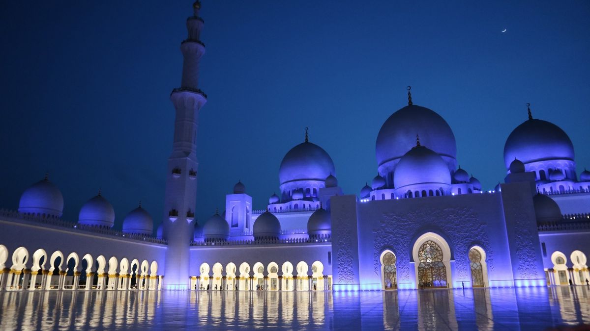 Мечеть. Ислам. Ночь