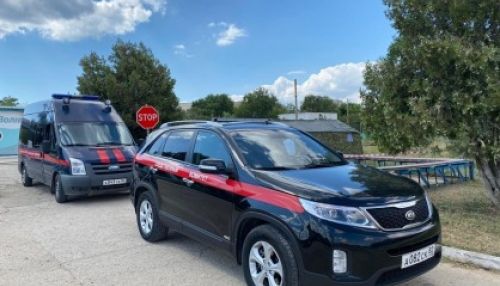 В Барнауле двое мужчин и девушка били и насиловали знакомую, чтобы проучить