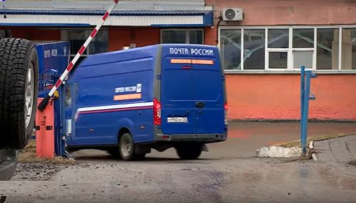 Водители Почты России устроили забастовку в Барнауле