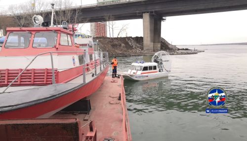 В Новосибирске 14-летняя девочка упала с моста