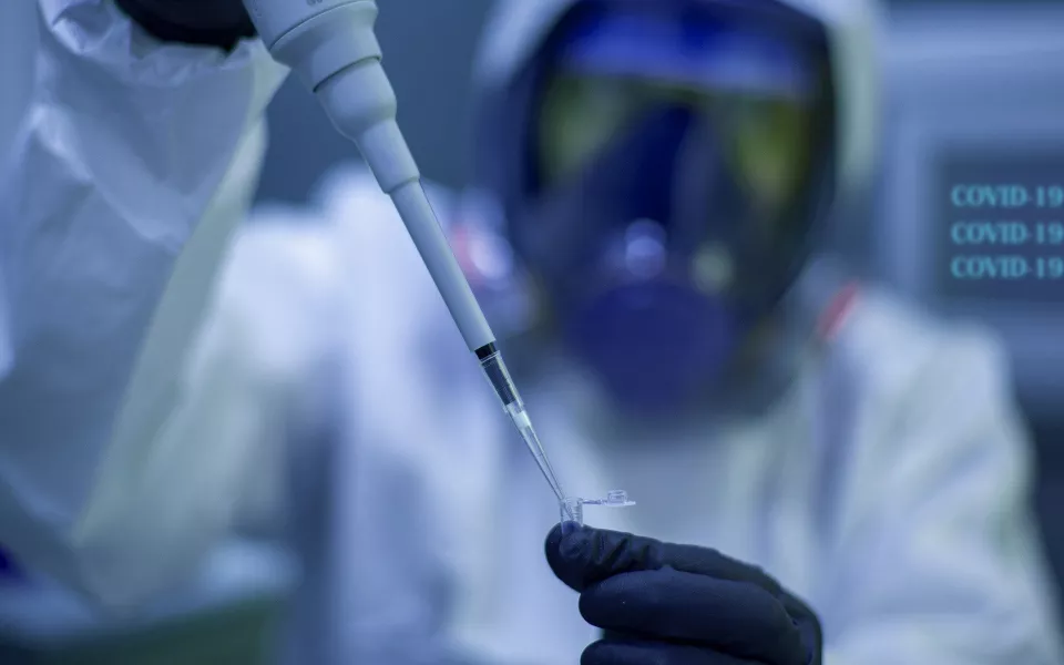 Новосибирский Вектор начал испытывать единую вакцину от COVID-19 и гриппа